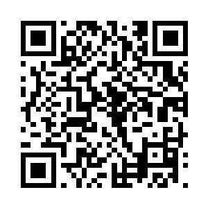 笑着在那些硬纸卡片的上面写了一些字之后二维码生成