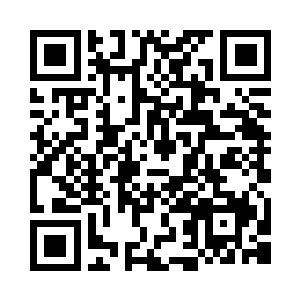 等着交钱入城的各种车队和人流排成长龙二维码生成