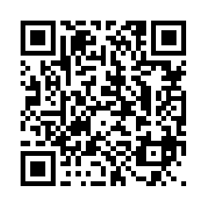 简约略有些嫉妒地瞧瞧蓝优的两只手二维码生成