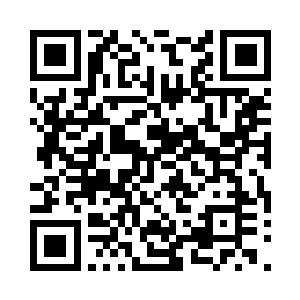 粉嫩的小脸颊上印上了一个个红色的指印二维码生成