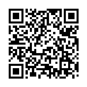 紫色的电弧与细小的火焰轻微的震颤着二维码生成