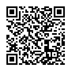 红着脸生气的瞪着君少……水汪汪的眼睛里那种盛怒二维码生成
