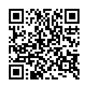红色车尾灯在夜幕中留下一条隐隐绰绰的光带二维码生成