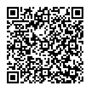 约翰戴斯开始忙着跟被选出来的演员的经纪人围绕着合同和各种演员待遇撕逼的时候二维码生成
