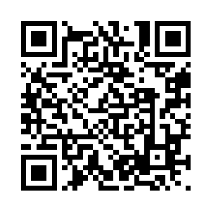 终于来到一座高达近万米的巨大山峰面前停下二维码生成