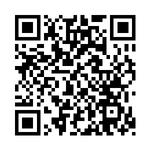 结果发现我们两个正好在空中紧紧的抱在一起二维码生成