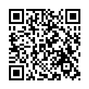 结果旁边一个中年人一脚就把他踹出了人群二维码生成