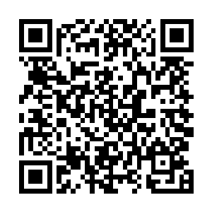 结果满脸忍俊不禁的总经理要扶已经有点失态的老板出去二维码生成