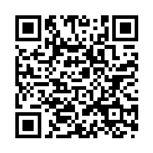 给了冲过来的菲尔顿一个男人的熊抱二维码生成