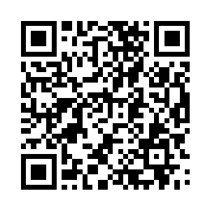 绝对的黑暗当中突然腾起了一轮明月二维码生成