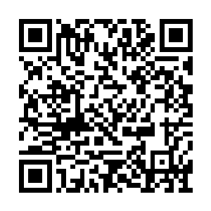 绝色美女说完就袅袅婷婷走进了客厅里面的房间二维码生成