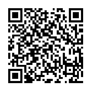 继而一道浑身身披血色铠甲的身影出现在了他们的面前二维码生成