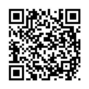 缓缓转头对并肩缓缓前行的白衣女子问道二维码生成