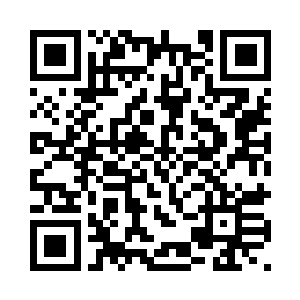 罗宾诺夫正在跟几位高管交换意见二维码生成