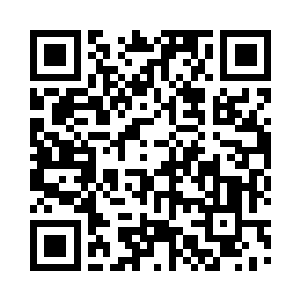 罗琳和伊丽莎白两个人对视的看了一眼二维码生成