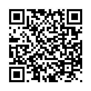 美女和帅哥们扮演同学和同事同学之类二维码生成