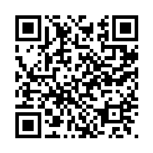 羽双的目光在羽仙子的身后看了一下二维码生成