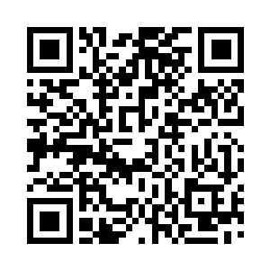 老头子从身后拿出一个很精致的小小的笼子二维码生成