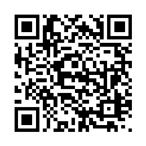 而一左一右分别是疾风公爵和卡萝尔二维码生成