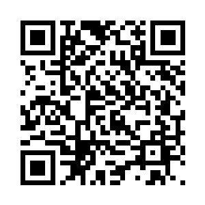 而三个人在这个地方周围转了一圈过后发现二维码生成