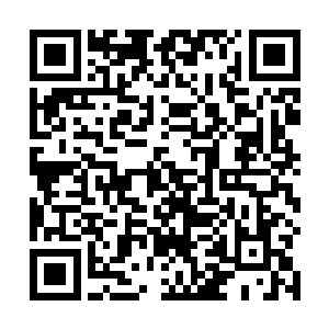 而且在雷欢喜的脑海里甚至都可以设想出这样一个画面二维码生成
