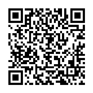 而且是从一个跟过去毫无关系的年轻女子口中说出来二维码生成