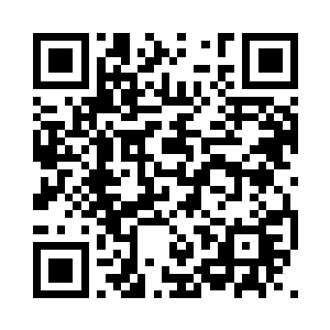 而且梁老马上就开始将防护服往衣服上套二维码生成