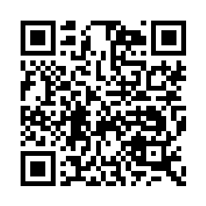 而丫丫则是小心的跟在自己的母亲身后位置二维码生成