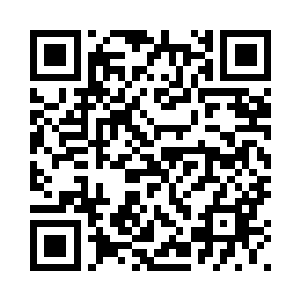 而他不过是孤舟上一只小小的蚂蚁二维码生成