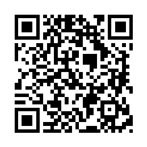 而他的公司里出现了一名金发披肩的妙龄女郎二维码生成