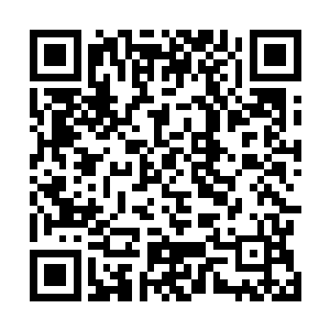 而他的抵抗在这一切跟前就像是洪水前的薄纸片一样脆弱二维码生成