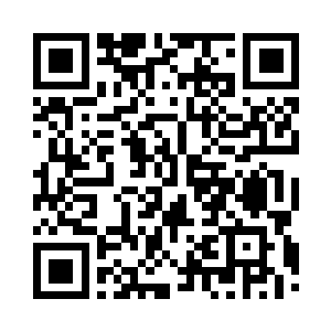 而后又看了下那位叫小缘的长裙女生二维码生成