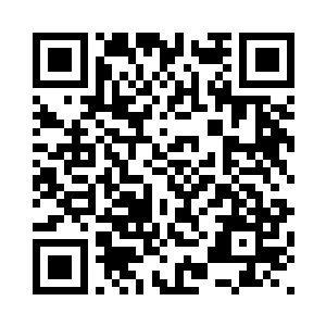 而君北月将十两紧紧拥在怀中护着二维码生成