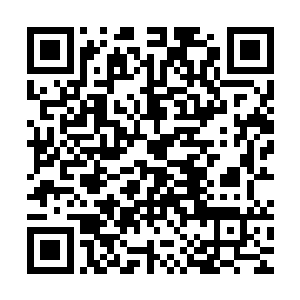 而周围冒出的灰头土脸的密密麻麻数万人马更是让他们心惊肉跳二维码生成