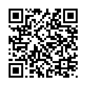 而在他身边的那名甜美可爱的女子二维码生成