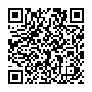 而在当时华夏最为出名的美女歌星李文一曲回肠荡气的二维码生成