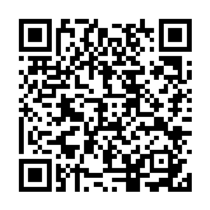 而士兵的上半身和飞机的上半截机舱一起飞了出去二维码生成