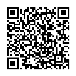 而她却还在跟眼前这个冥顽不灵的臭男人浪费口舌二维码生成