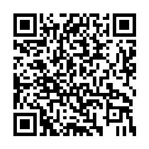 而她是滴在了胸口上……特别是她在部队训练时二维码生成