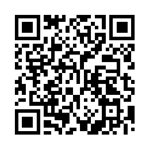 而开门的少女看着门口的两个小孩子二维码生成