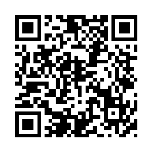 而慕千山回头挥舞菜刀佯装要和苗苗算账二维码生成