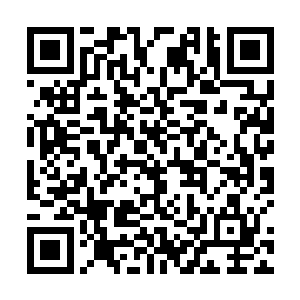 而我的眼睛也被外面不断吹进来的雪团弄得微微的发疼二维码生成