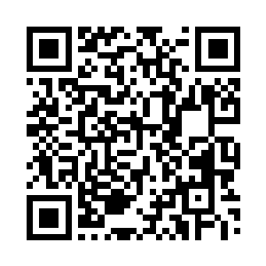 而是用双手粗鲁的将脸上的眼泪抹掉二维码生成