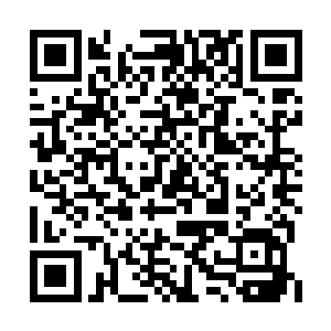 而正在打量着房间的三个中年人瞥了一眼刘明光二维码生成