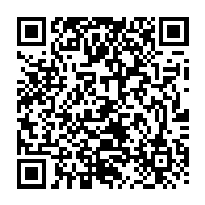 而没有前发动机舱的面包车同样也失去了平衡在马路上剧烈的原地旋转……二维码生成