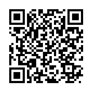 而特罗林则高傲无比地命令他们交出二维码生成