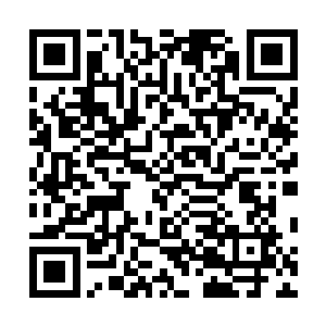 而留下来继续担任有可能发生的阻击战的高扬他们三个人二维码生成