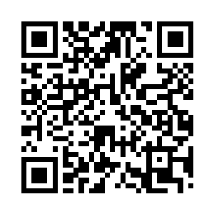 而真正用餐的地方在一片花草芬芳的草地上二维码生成