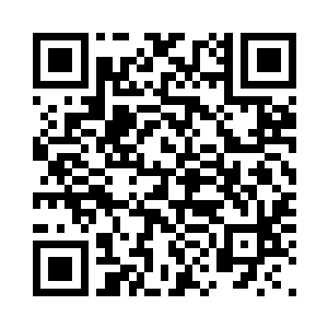 而站在她旁边的江秘书小声地提醒道二维码生成