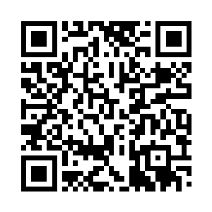 而翘翘则是坐在一边也不知道在想些什么二维码生成